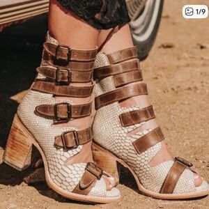 Size 7 Freebird Bond Sandals - very good condition